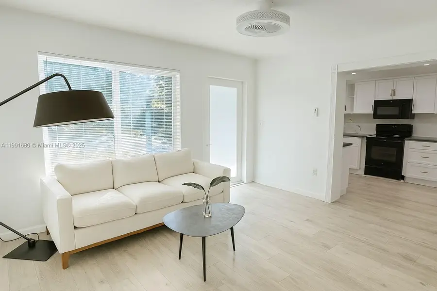 6317 Cleveland St, Hollywood, FL 33024 - Image #2