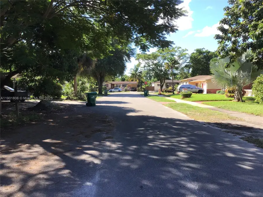 14730 NE 9th Ave, Miami, FL 33161 - Image #2