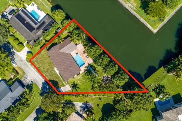 10945 SW 75th Ct, Pinecrest, FL 33156