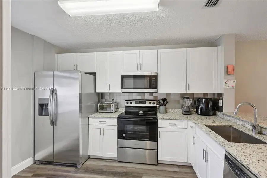 20888 NW 1st St, Pembroke Pines, FL 33029 - Image #3