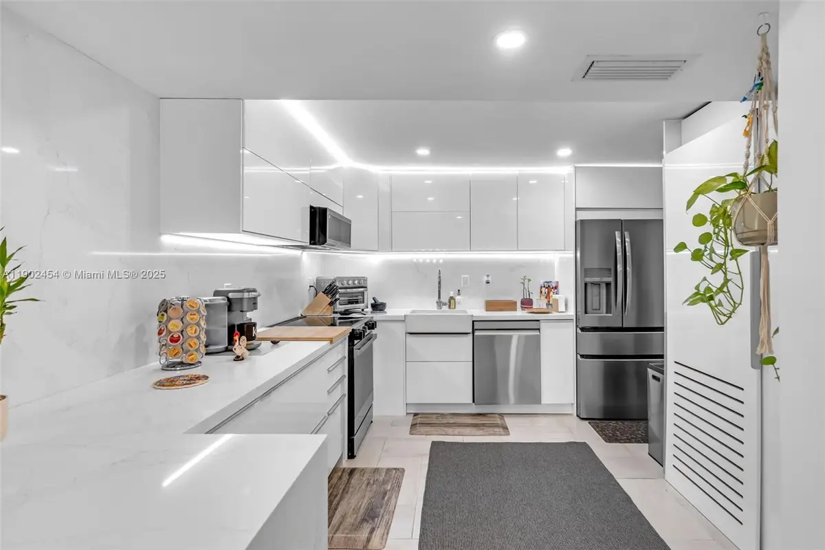 101 Ocean Lane Dr #108, Key Biscayne, FL 33149 - Image #1