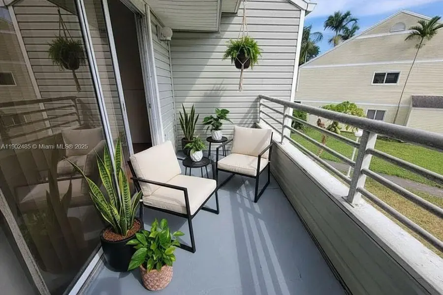 3453 NW 44th St #201, Oakland Park, FL 33309 - Image #3