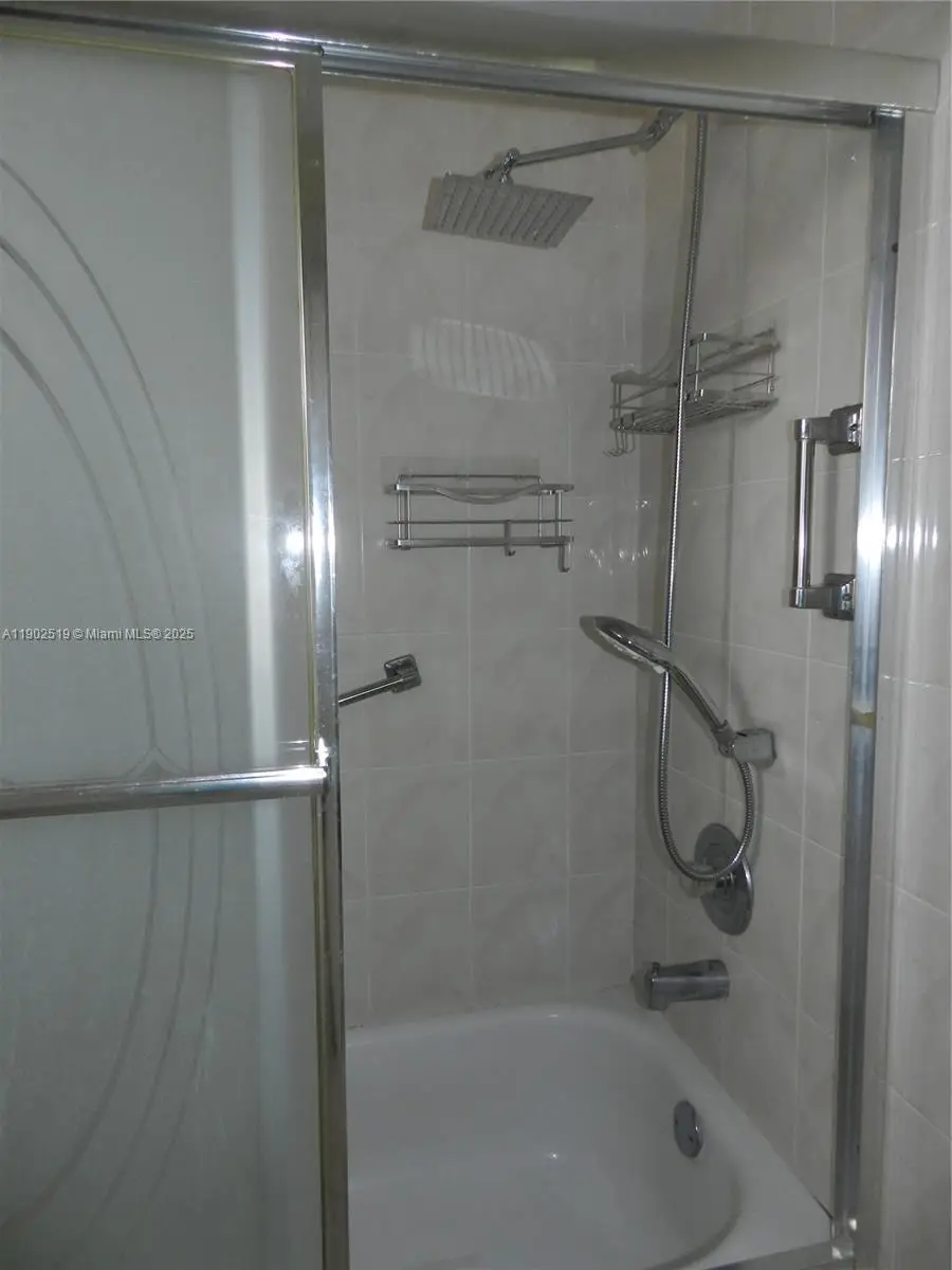 9661 Sunrise Lakes Blvd #305, Sunrise, FL 33322 - Image #2