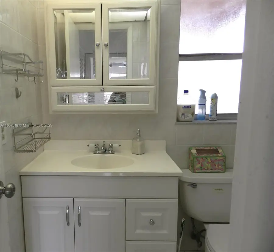 9661 Sunrise Lakes Blvd #305, Sunrise, FL 33322 - Image #3