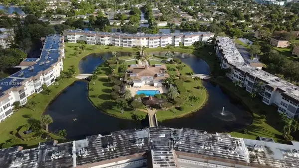 4700 NW 35th St #602, Lauderdale Lakes, FL 33319