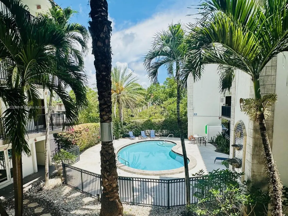 924 SE 2nd St #9, Fort Lauderdale, FL 33301 - Image #1