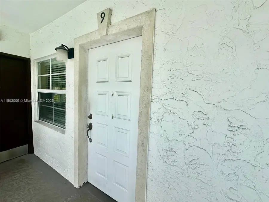 924 SE 2nd St #9, Fort Lauderdale, FL 33301 - Image #3