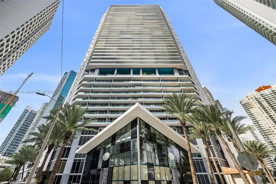 1300 Brickell Bay Dr #2402, Miami, FL 33131 - Image #3