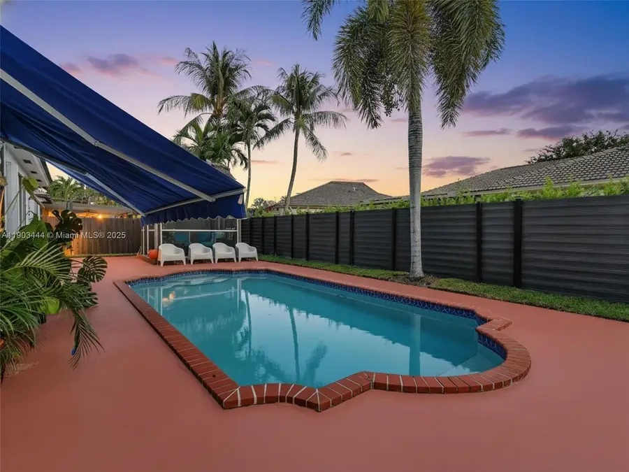 16691 NW 89th Pl, Miami Lakes, FL 33018 - Image #2