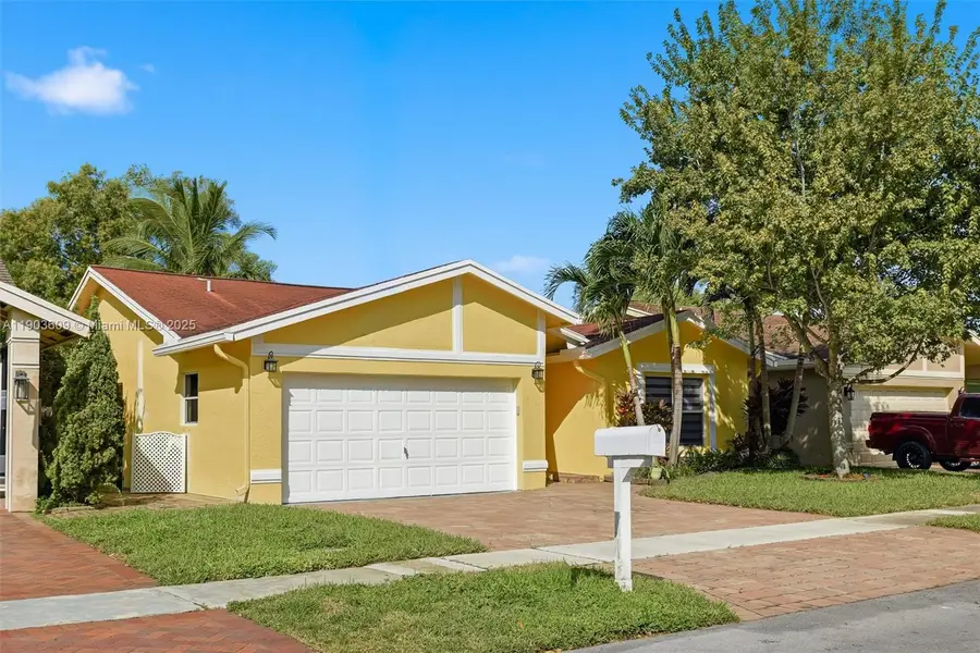 4325 NW 103rd Ter, Sunrise, FL 33351 - Image #2