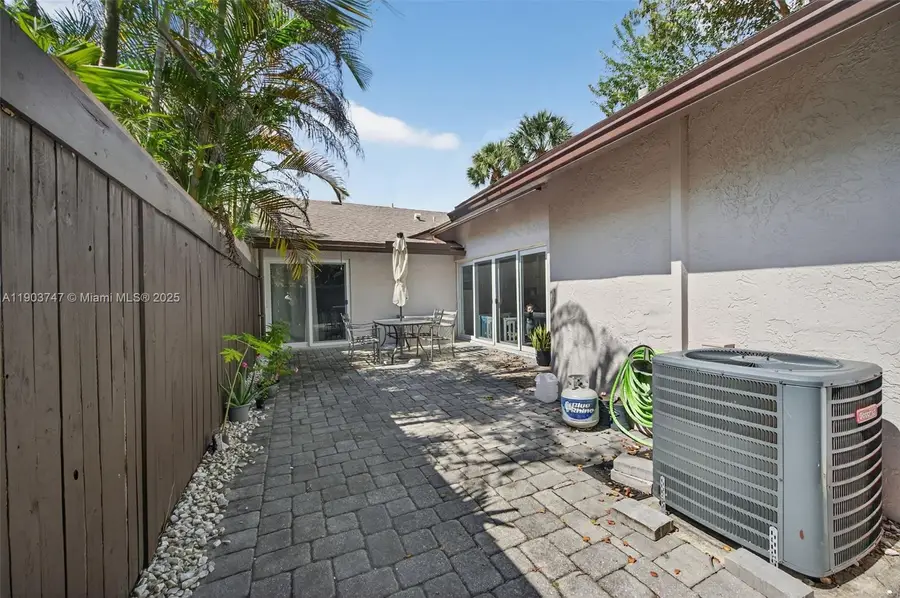 51 NW 115th Ave #110, Plantation, FL 33325 - Image #2