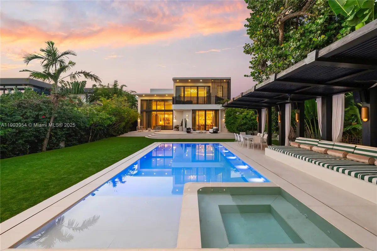 2053 N Bay Rd, Miami Beach, FL 33140 - Image #1