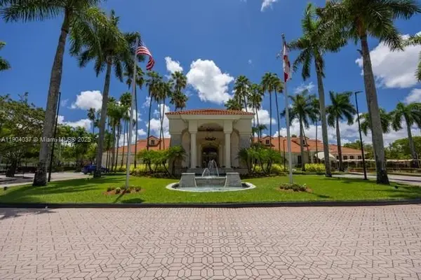 9725 NW 52nd St #415, Doral, FL 33178