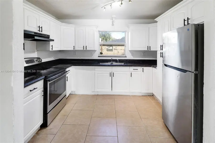 1722 NW 8th Ct, Fort Lauderdale, FL 33311 - Image #3