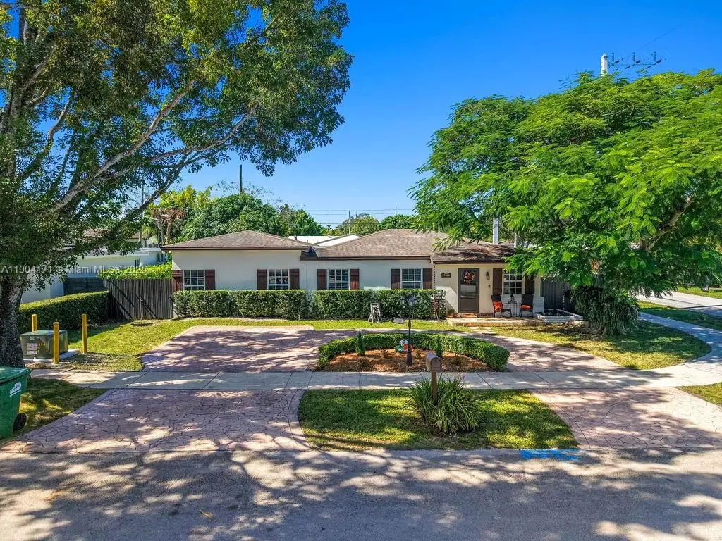 4200 SW 60th Ct, Miami, FL 33155 - Image #1