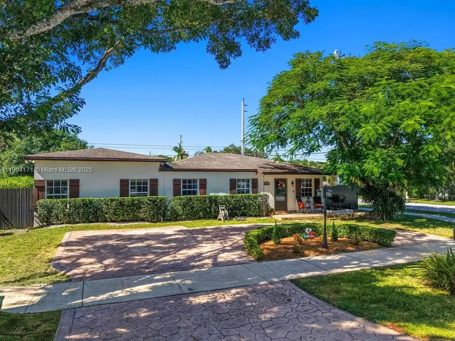 4200 SW 60th Ct, Miami, FL 33155 - Image #2