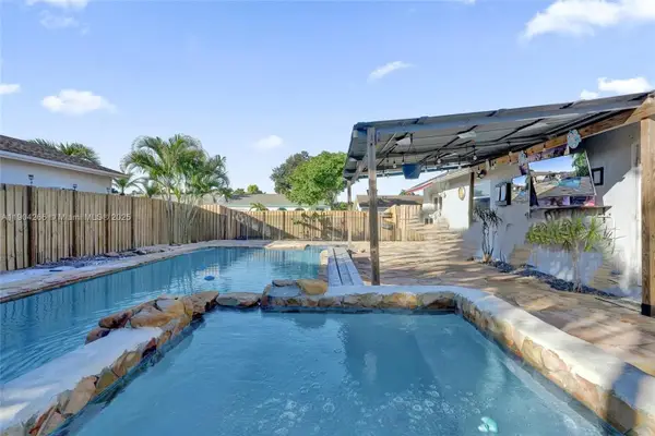 2081 NW 107th Ter, Sunrise, FL 33322