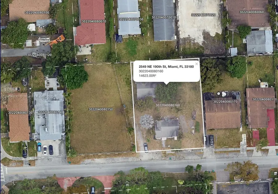 2549 NE 190th St, Miami, FL 33180 - #3