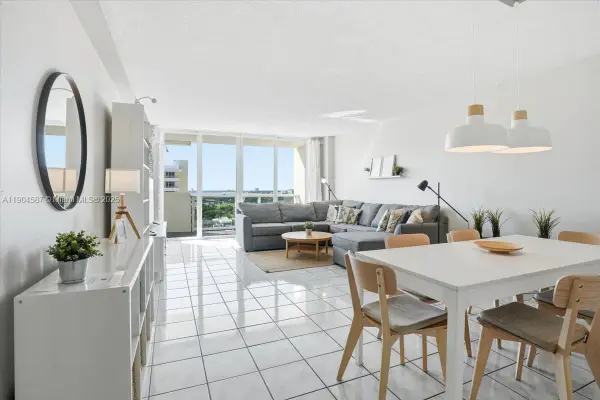 5601 Collins Ave #1517, Miami Beach, FL 33140