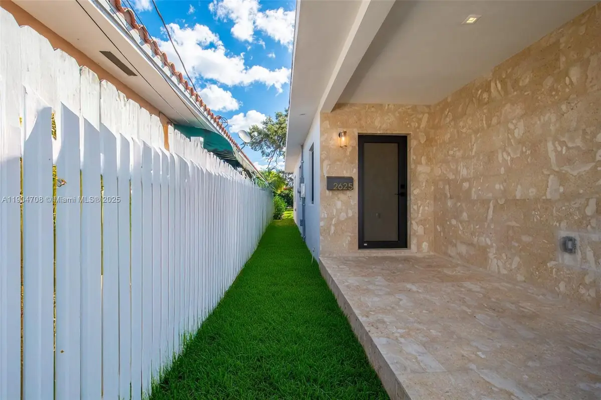 2625 SW 32nd Ct, Miami, FL 33133 - Image #1