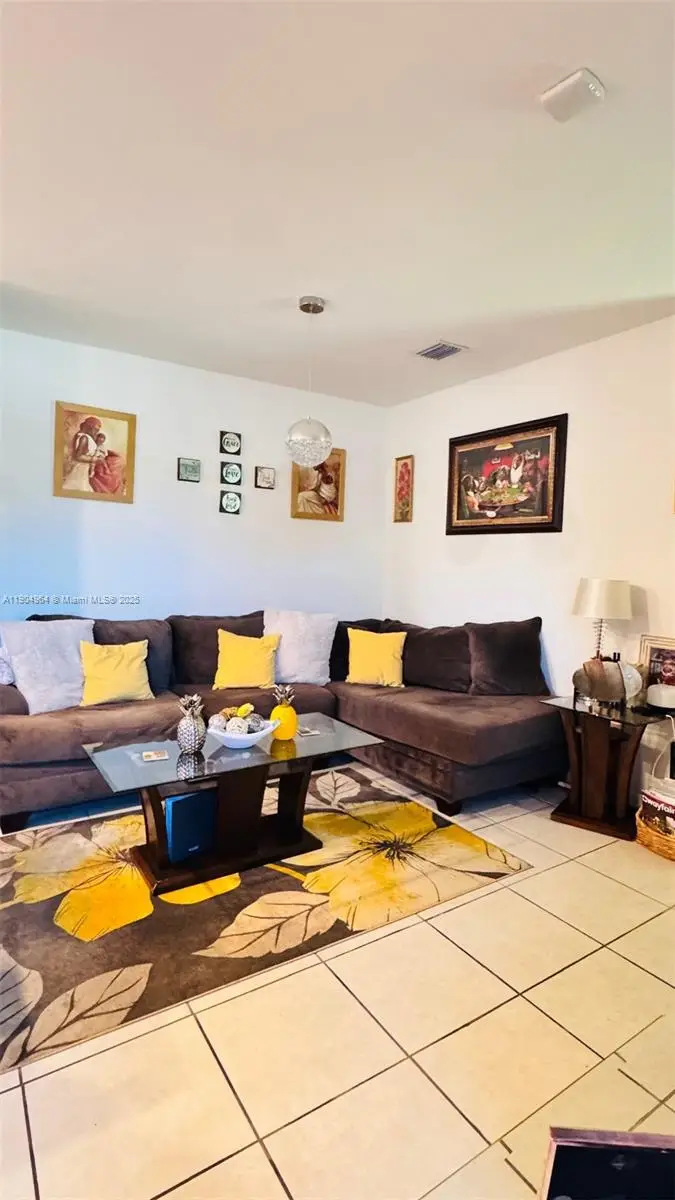 21463 NE 3rd Path, Miami, FL 33179 - Image #3