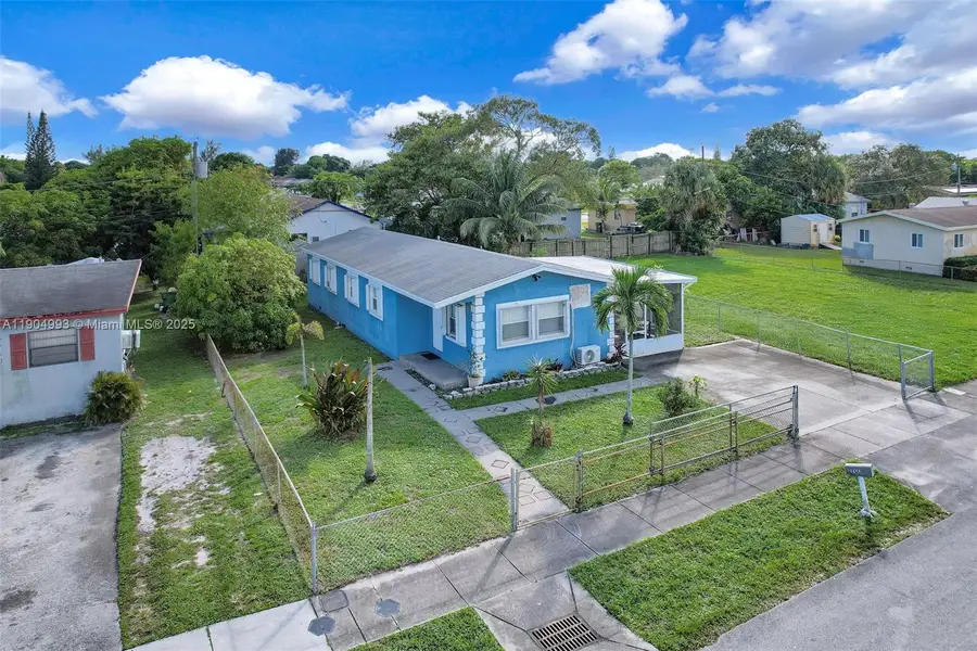 2760 NW 23rd St, Fort Lauderdale, FL 33311 - Image #2