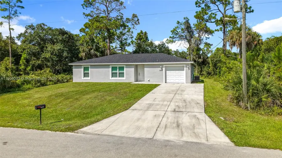 6008 Twig Ct, Port Labelle, FL 33935 - Image #2