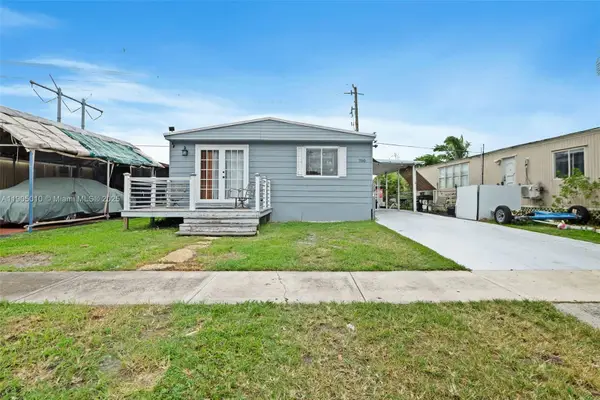 700 NW 219th Ave, Pembroke Pines, FL 33029