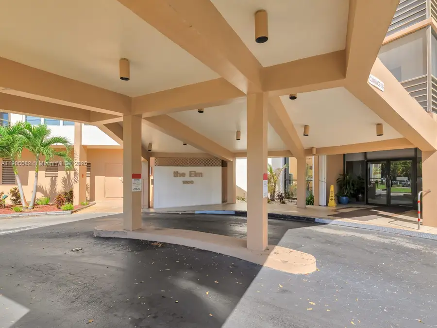 1000 Saint Charles Pl #L4, Pembroke Pines, FL 33026 - Image #3