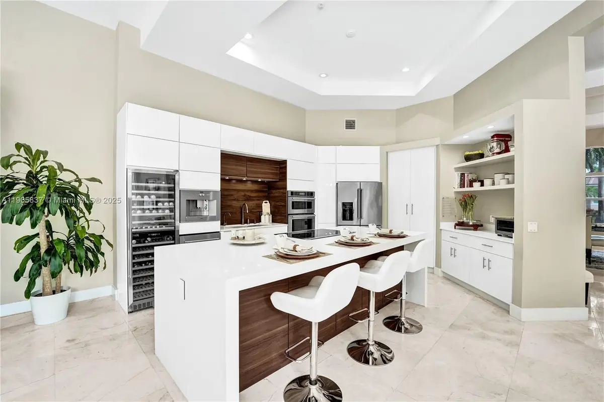 2557 NE Montclaire Cir, Weston, FL 33327 - Image #1