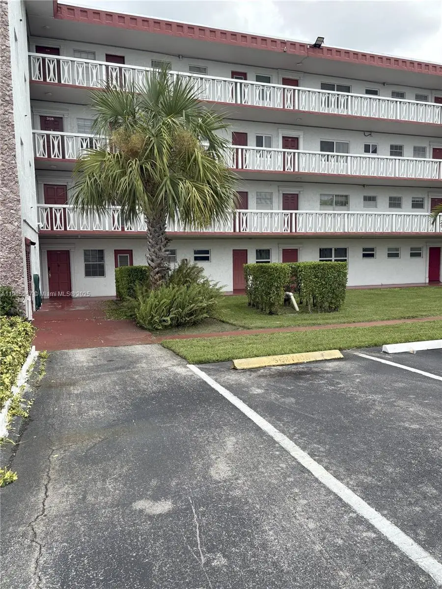 4140 NW 44th Ave #411, Lauderdale Lakes, FL 33319 - Image #2