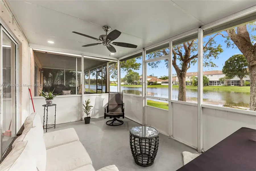 527 NW 208th Dr, Pembroke Pines, FL 33029 - Image #2