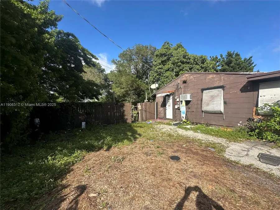 2743 Pierce St, Hollywood, FL 33020 - Image #3