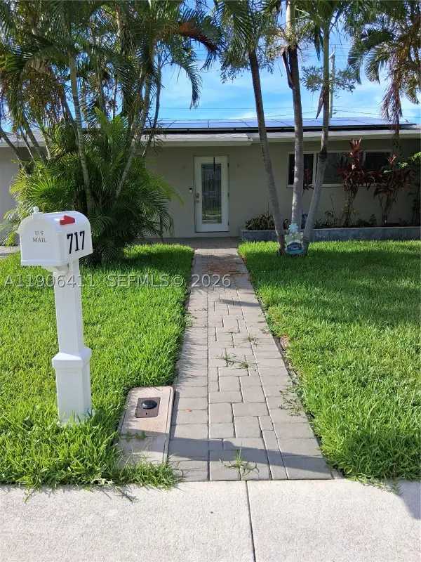 717 SE 2nd St, Deerfield Beach, FL 33441