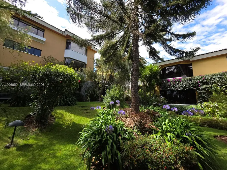 Address Withheld By Seller, Quito, OS 5990 - #2