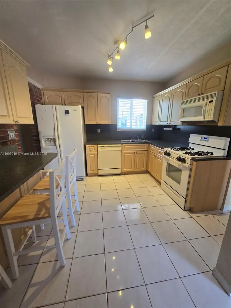 200 N 69th Ave, Hollywood, FL 33024 - Image #3