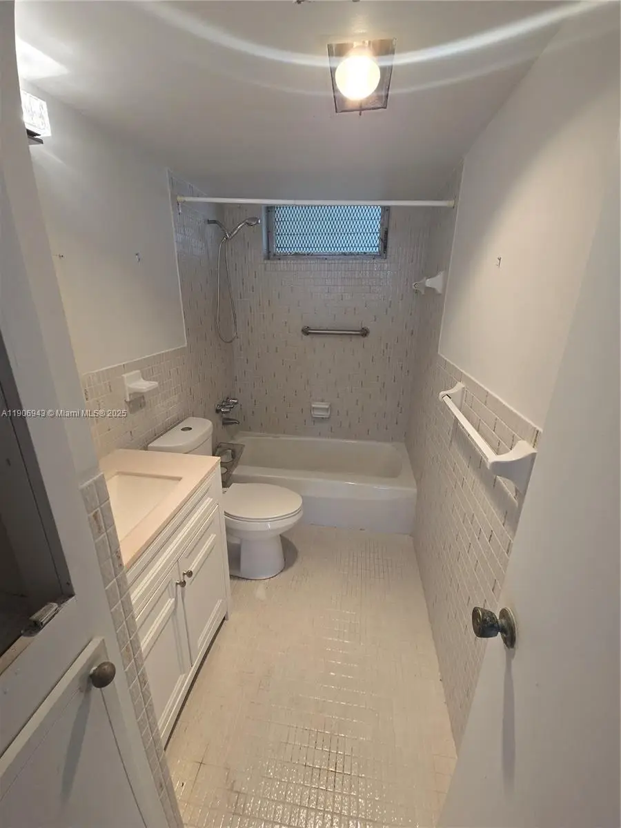 2910 Point East Dr #M312, Aventura, FL 33160 - Image #1