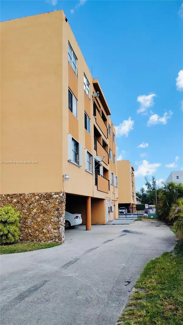 295 NW 72nd Ave #401, Miami, FL 33126