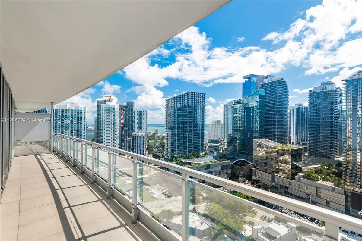 92 SW 3rd St #3503, Miami, FL 33130 - Image #1