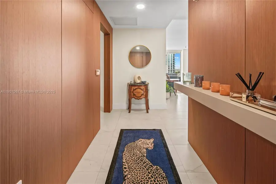 17111 Biscayne Blvd #1805, North Miami Beach, FL 33160 - Image #3