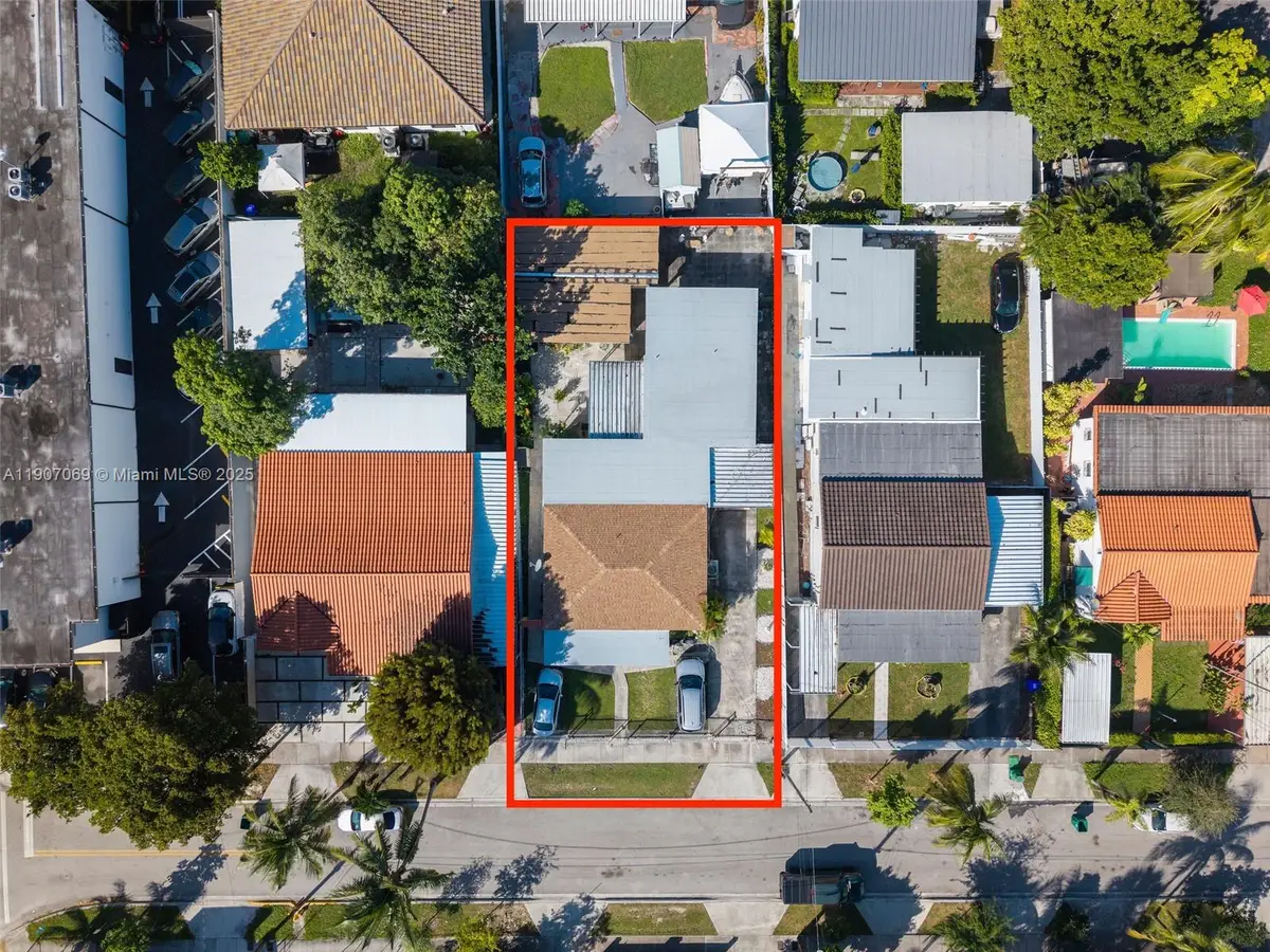 720 NW 19th Ct, Miami, FL 33125 - Image #1