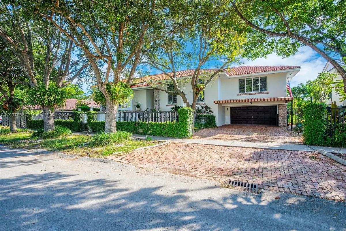 8025 SW 91st Ave, Miami, FL 33173 - Image #1