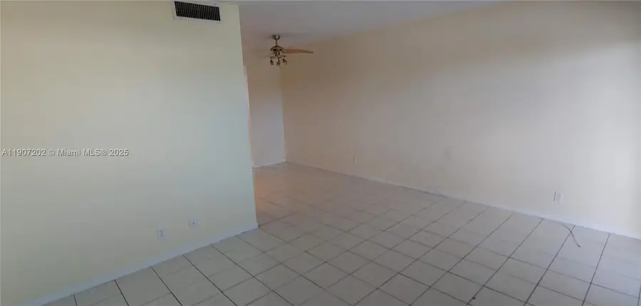 1400 NE 54th St #206, Fort Lauderdale, FL 33334 - #3