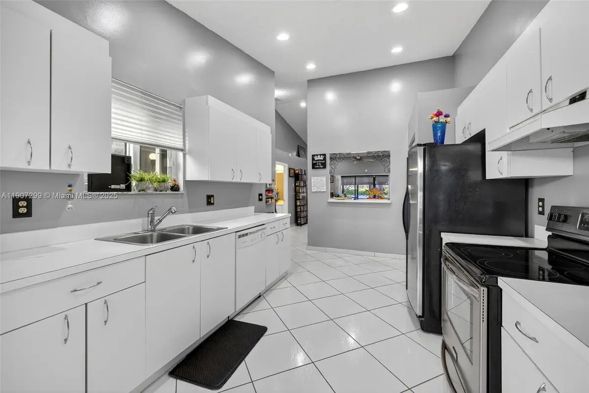 8228 NW 100th Way, Tamarac, FL 33321 - Image #1