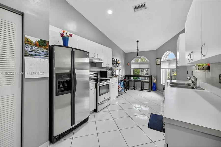 8228 NW 100th Way, Tamarac, FL 33321 - Image #2