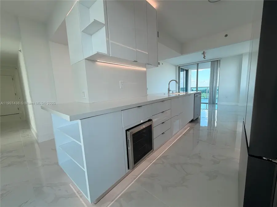 2641 N Flamingo Rd #2208N, Sunrise, FL 33323 - Image #3