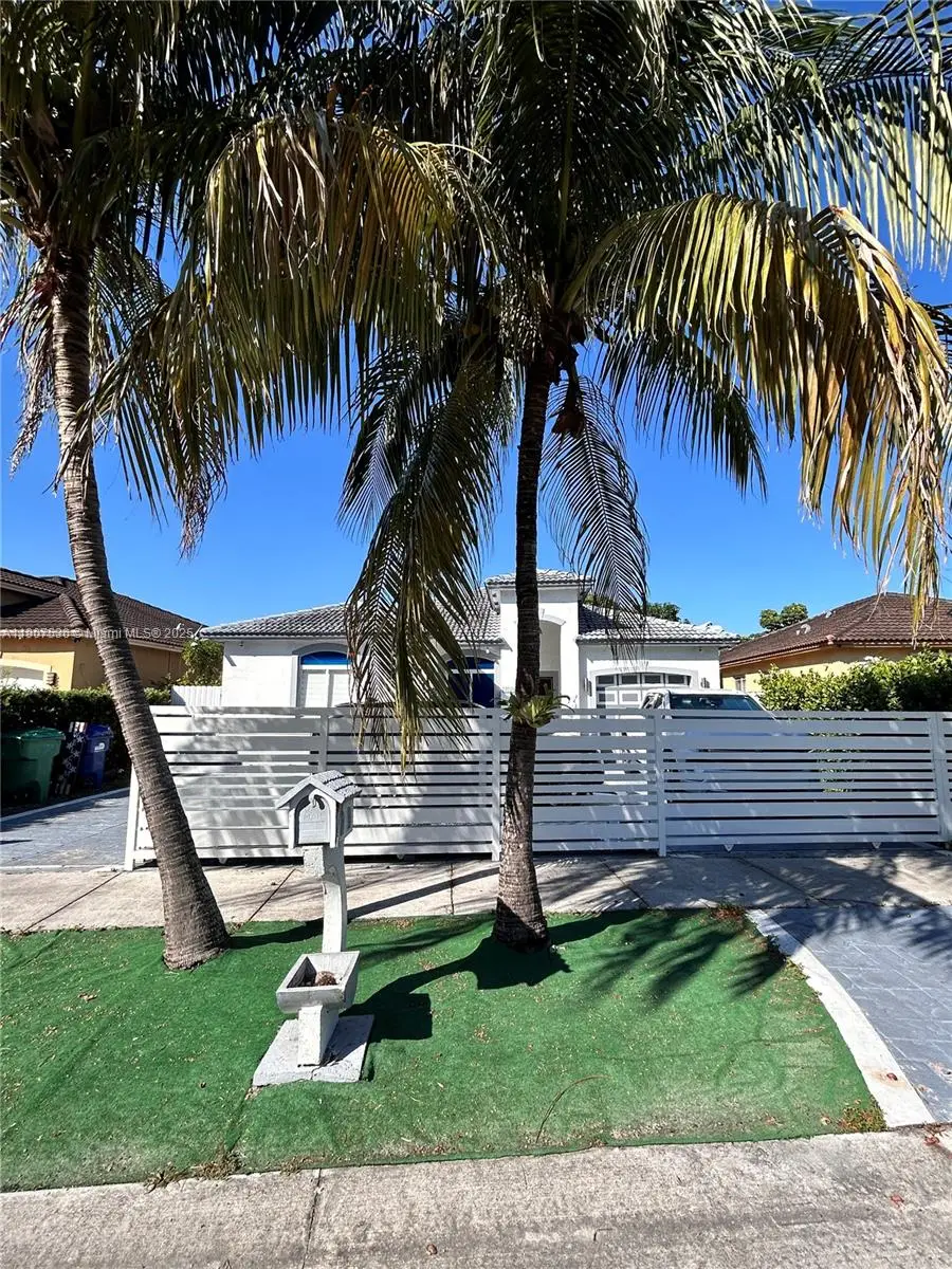 4607 NW 165th St, Miami Gardens, FL 33054 - Image #2