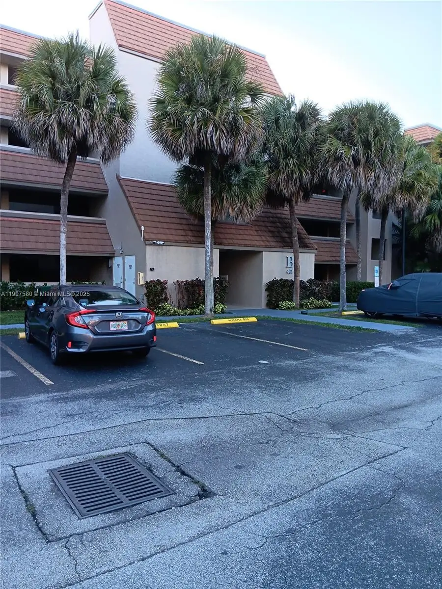 461 Ives Dairy Rd #304-2, Miami, FL 33179 - Image #1