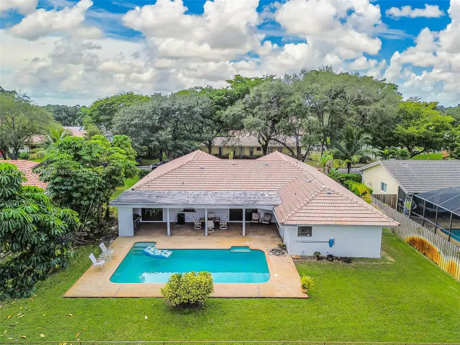 10963 NW 12th Mnr, Coral Springs, FL 33071 - Image #2