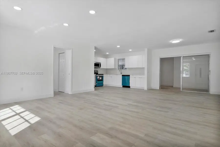 261 NE 172nd St, North Miami Beach, FL 33162 - Image #3